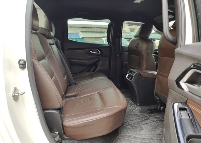 Used 10
                    ISUZU
                     for Sale Image