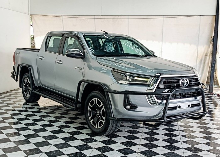 Used 8
                    TOYOTA
                     for Sale Image