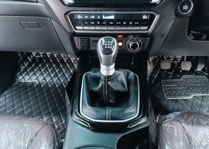 Used 6
                    ISUZU
                     for Sale Image