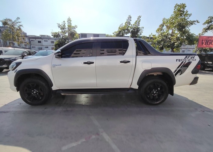 Used 12
                    TOYOTA
                     for Sale Image