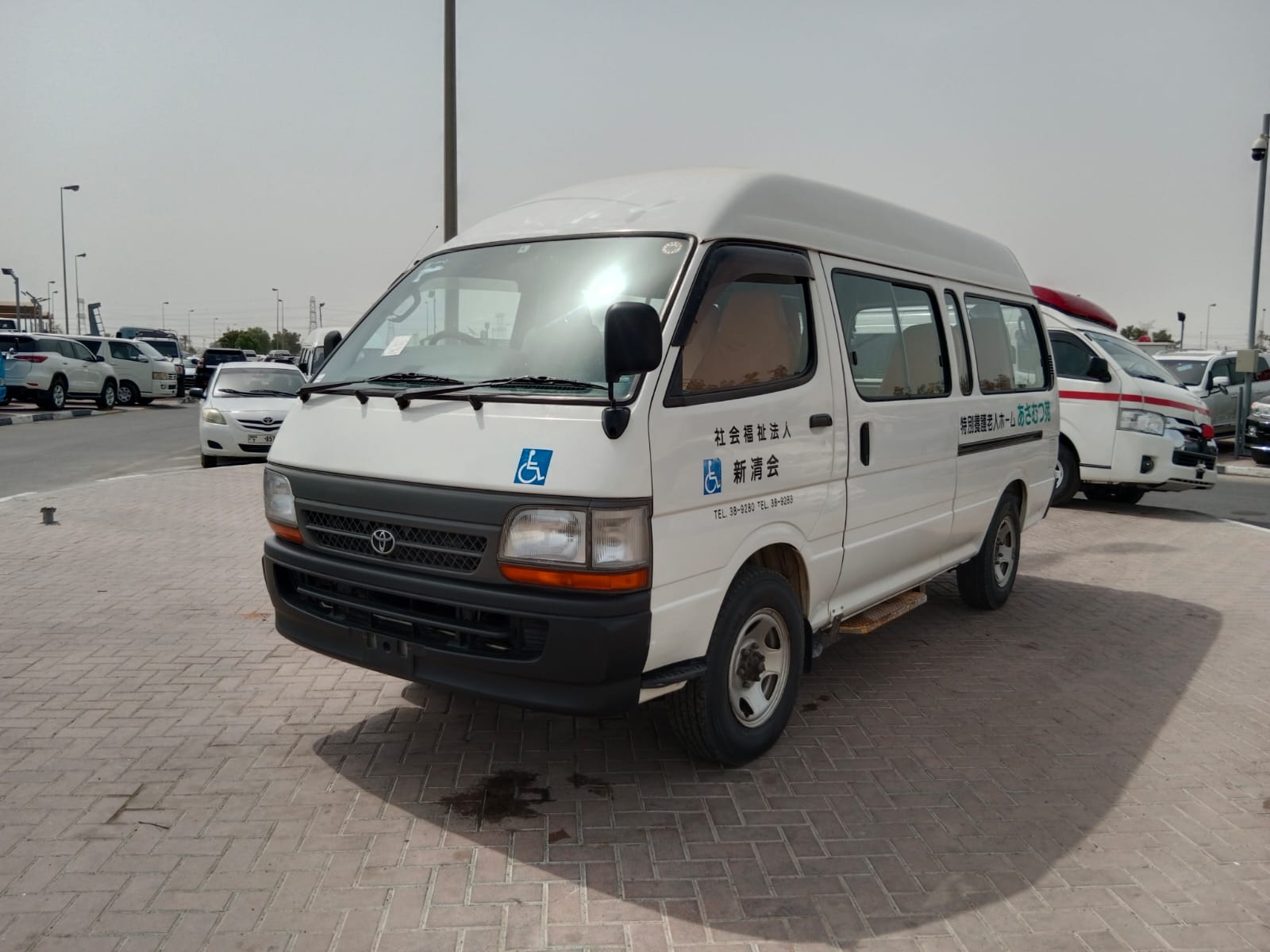 1680 TOYOTA HIACE VAN 3.0 M/T WHITE