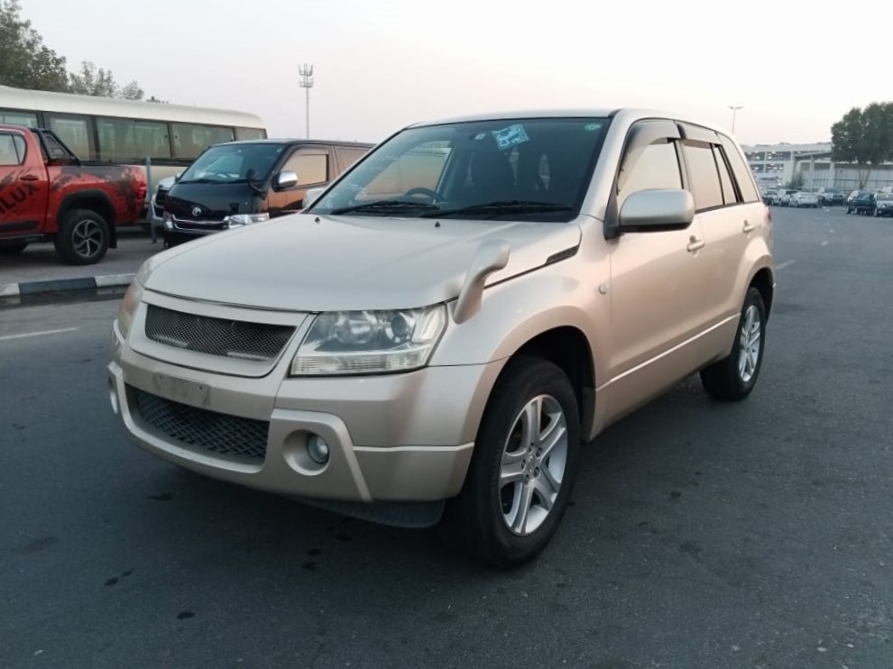 4135-SUZUKI ESCUDO 2.0 AT GOLD